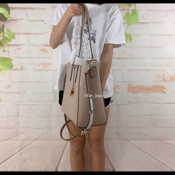 Michael Kors Kimberly Large 3 in 1 Large Tote - Picture 8 of 9